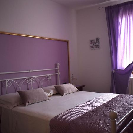 Bed and Breakfast A Casa Di Laura Occhiobello Exterior foto