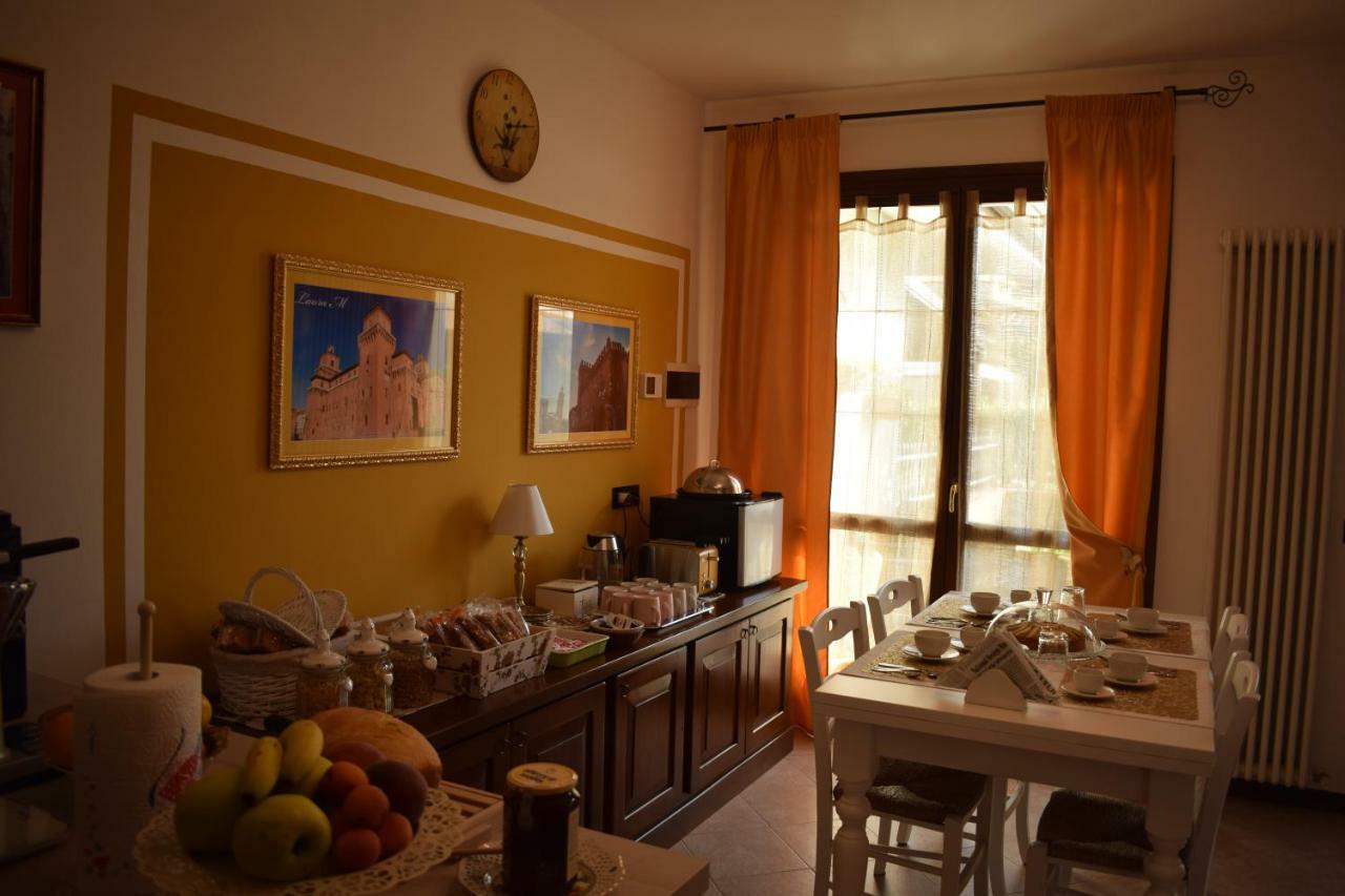 Bed and Breakfast A Casa Di Laura Occhiobello Exterior foto